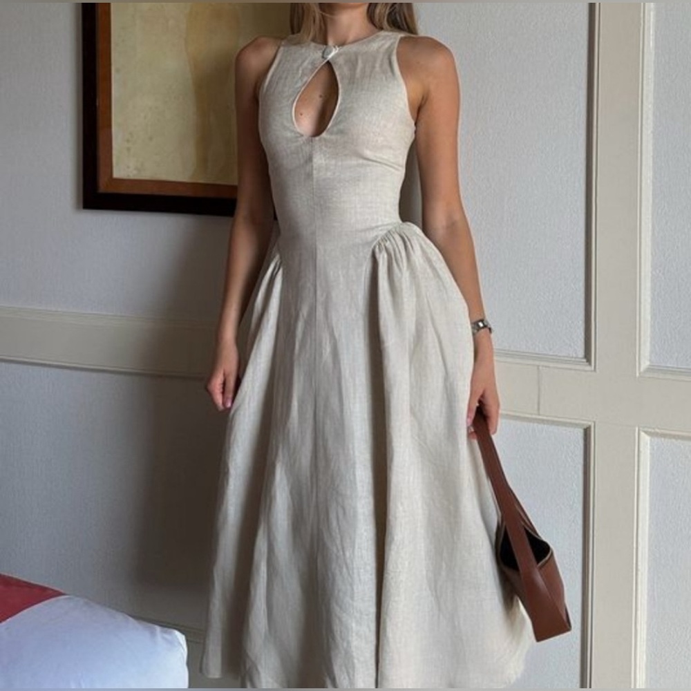 Dianara linen Dress did not come with tags but still in the original packaging.